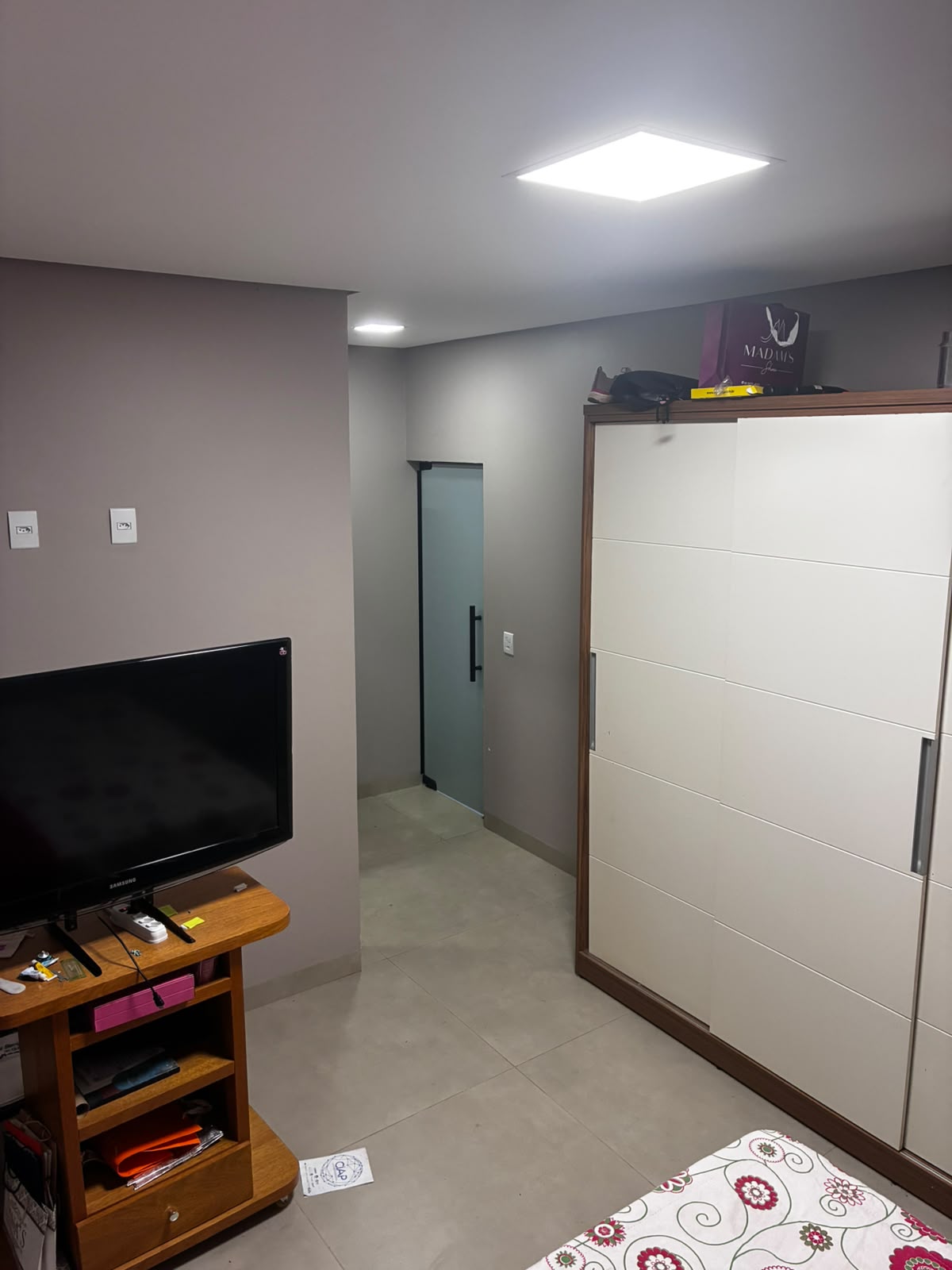 Cozinha gourmet e área interna